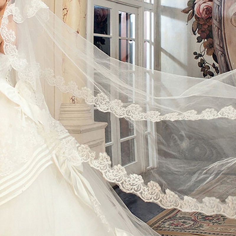 Women's Floral Lace Wedding Veil