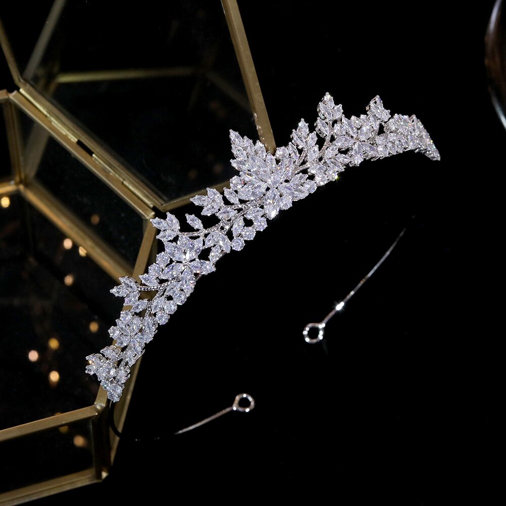 Fashion Wedding Tiaras for Brides