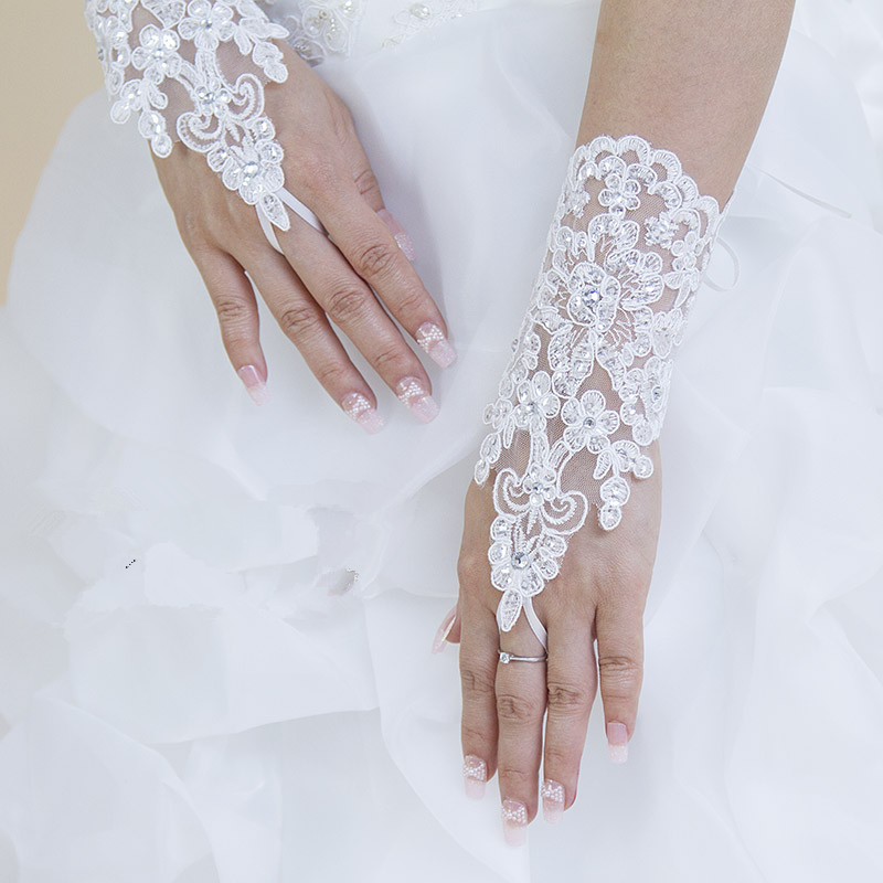 High Quality White Fingerless Bridal Gloves