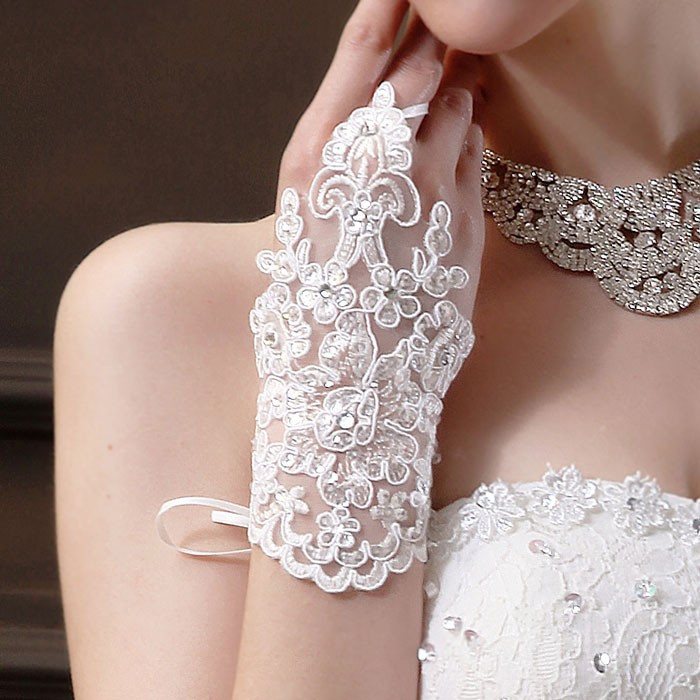 High Quality White Fingerless Bridal Gloves